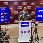 Ecarri promete pagar $2500 a los docentes de llegar a la presidencia de la República