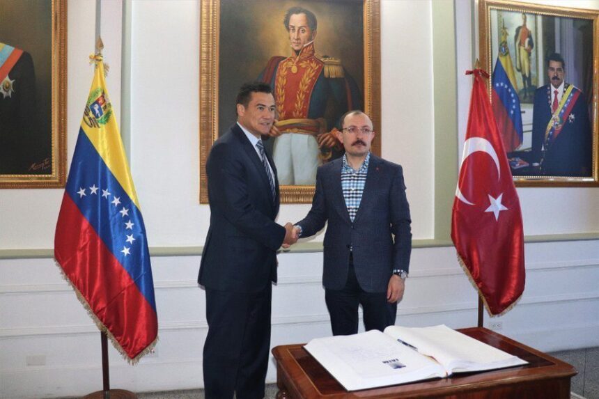 Ministro y empresarios turcos llegaron a Caracas para negociar con el sector público y privado