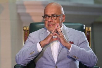 Jorge Rodríguez se alborotó por el decreto del "Día de Juan Guaidó" en Miami