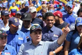 Maduro le da un espaldarazo a Manuel Rosales