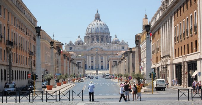 El Vaticano lanza consulta mundial sobre sus directrices para prevenir abusos sexuales
