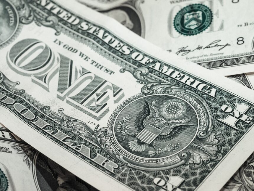 LO ÚLTIMO | Dólar BCV cierra la semana con un leve incremento