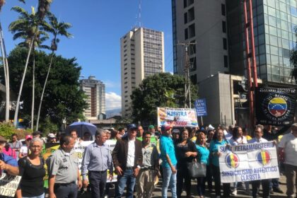 Maestro maestros docentes protesta marcha Carabobo Valencia