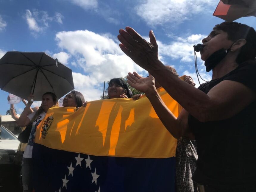 Maestro maestros docentes protesta marcha Carabobo Valencia