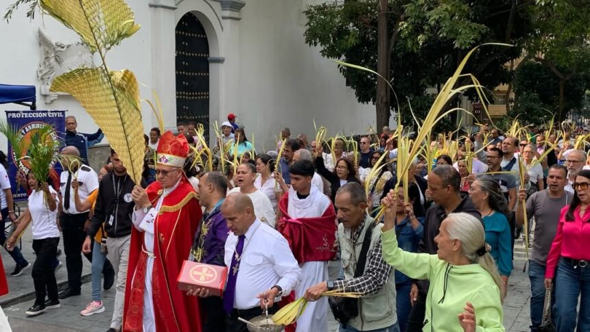 Arquidiócesis de Caracas celebró bendición de palmas en Plaza Bolívar
