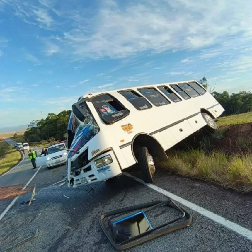 Choque entre autobús y gandola deja múltiples heridos en Bolívar